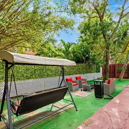Crocodhouse Early Check In Eight Years Hosting Hostel Fort Lauderdale Luaran gambar