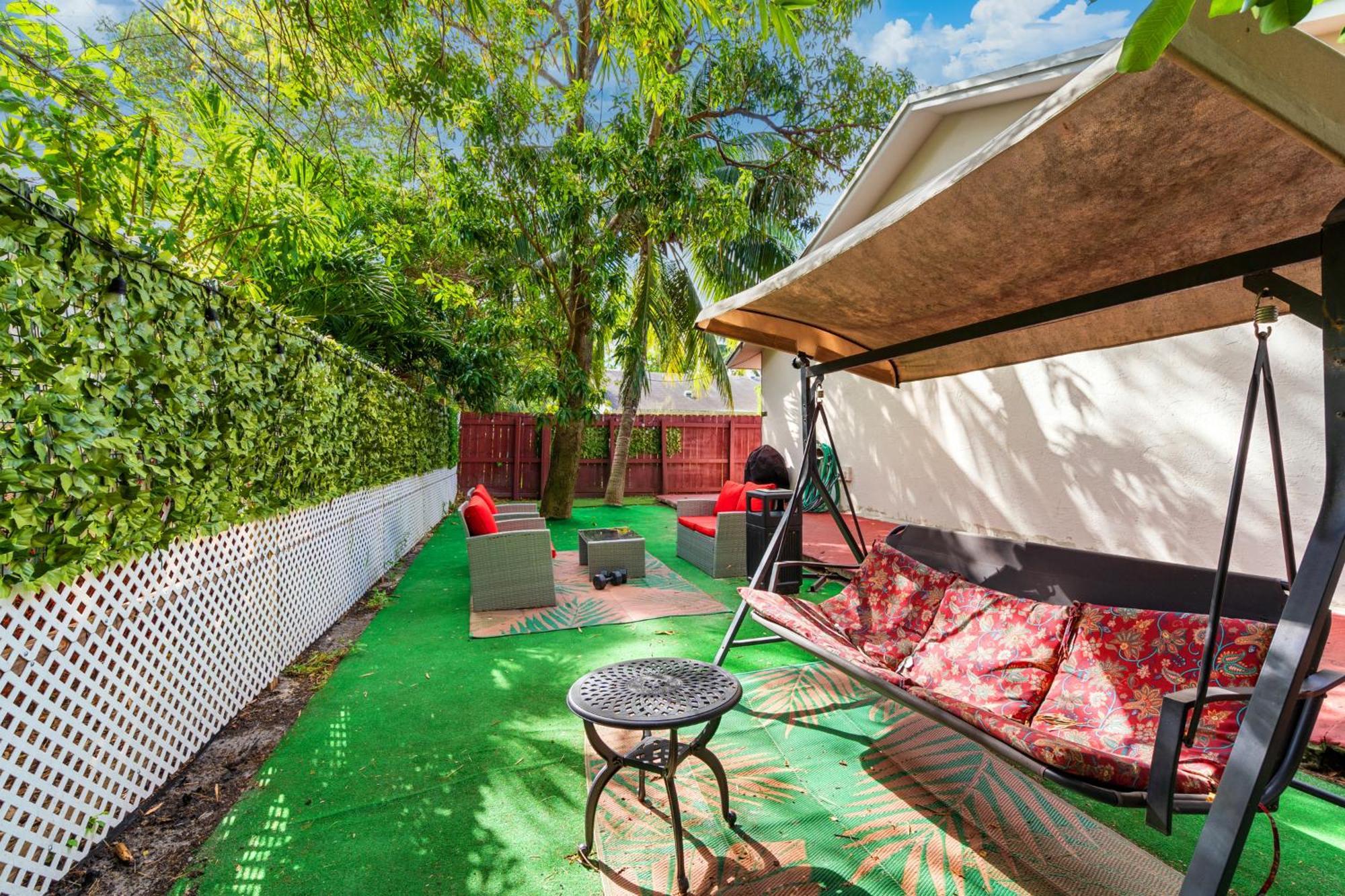 Crocodhouse Early Check In Eight Years Hosting Hostel Fort Lauderdale Luaran gambar